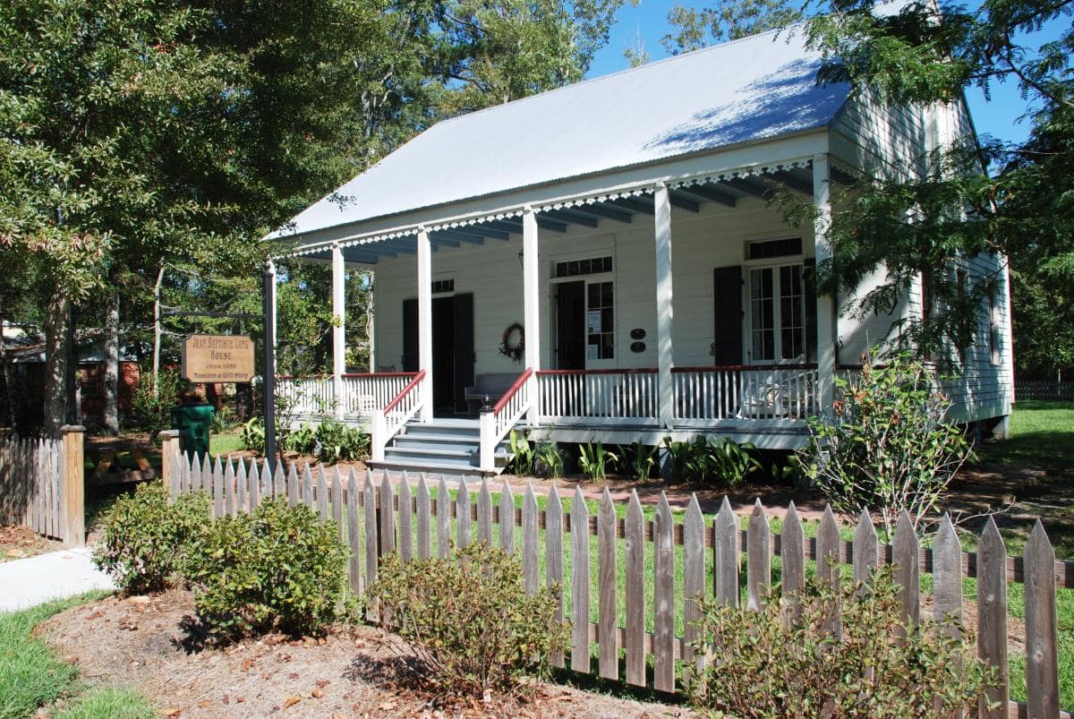 Jean Baptiste Lang House old Mandeville. 954b3da25056b36 954b4845 5056 b365 abee4362d65cc6b9 min