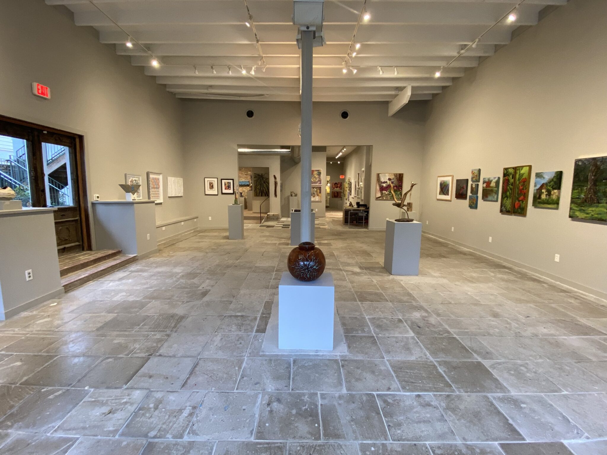 Main+Gallery min